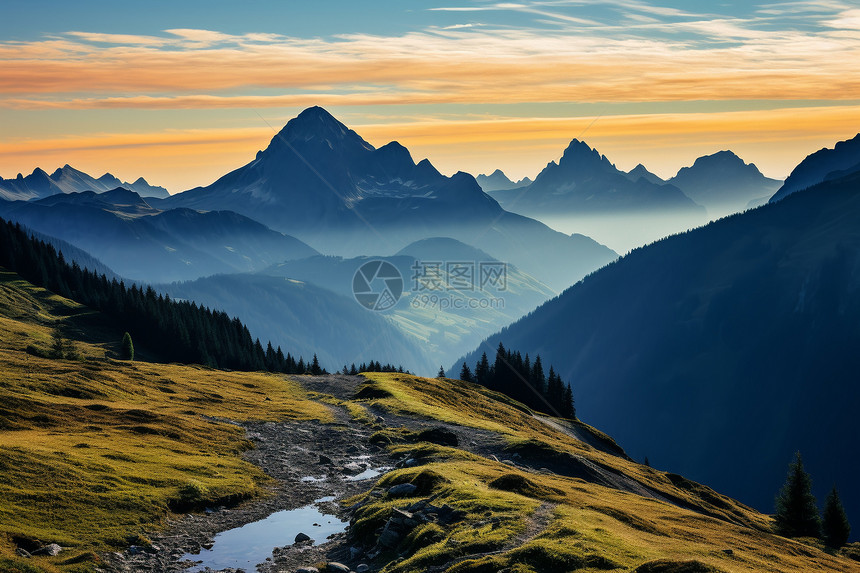 辽阔的山间景观图片