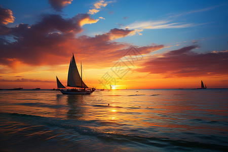 夕阳余晖下的帆船图片