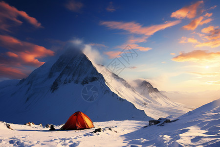 冬天雪地中露营的帐篷背景图片
