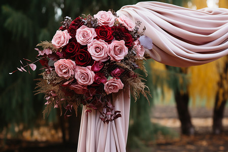 婚礼上盛放的玫瑰背景图片