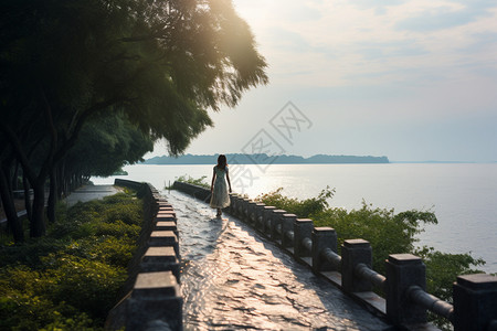 小白裙湖畔美景中散步的女子背景