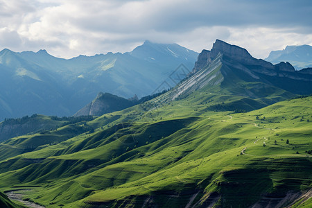 辽阔的高山景观图片