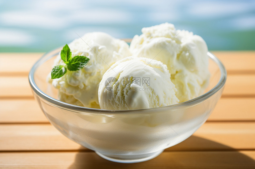 美味的冰淇淋球图片
