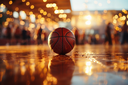 篮球场地面的篮球图片
