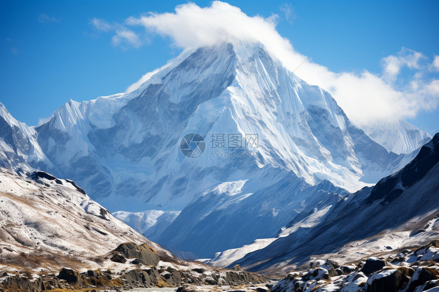 雄伟的雪山图片