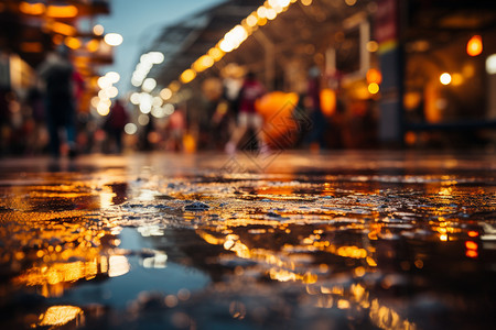 雨水冲刷的篮球场高清图片