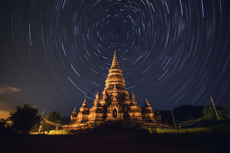 夜晚神圣的宝塔建筑背景图片