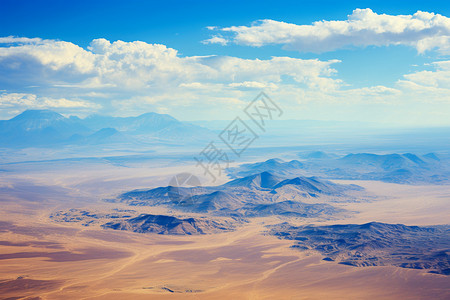 天空与云彩下的沙漠之美图片