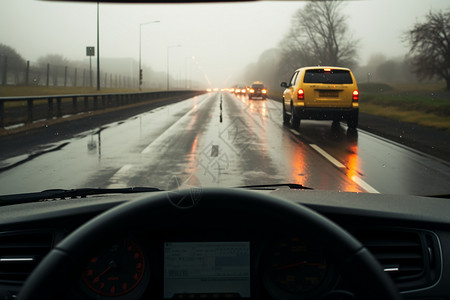 雨中行驶背景图片