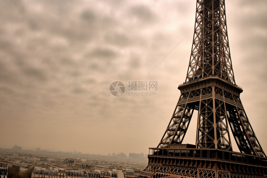 巴黎城市风景中的铁塔图片