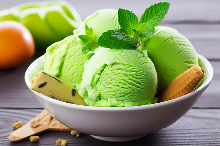 冰凉爽口的哈密瓜冰淇淋图片