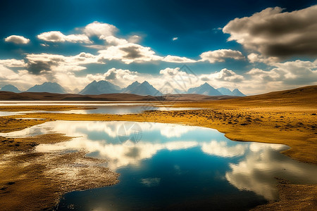 宁静的藏区高原湖泊图片