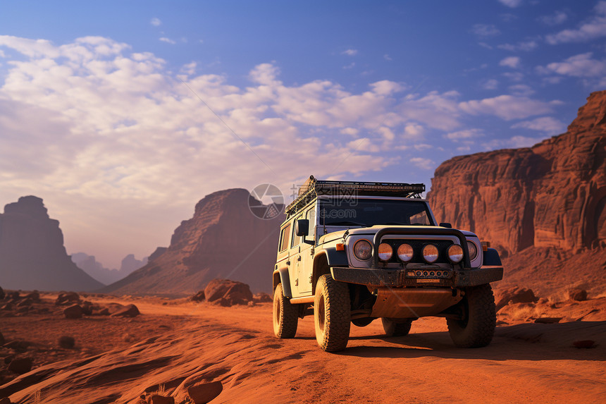 沙漠探险的吉普车图片