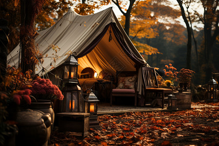 秋日森林中帐篷帷幔背景图片