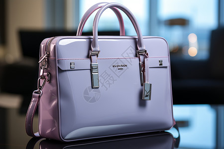 紫色的时尚女士手提包背景图片