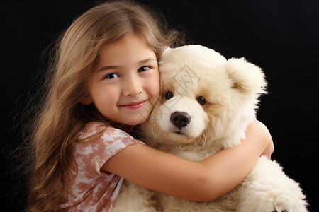 抱着玩具熊的孩子图片