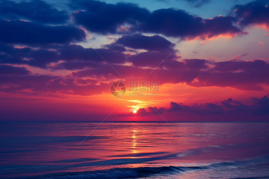 夕阳下的海景图片
