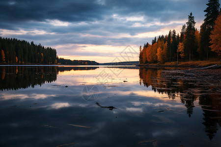 湖光山色的秋日美景图片