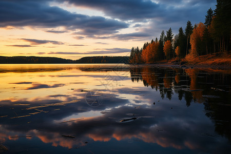 秋日的湖泊图片
