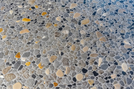鹅卵石拼接的地面图片