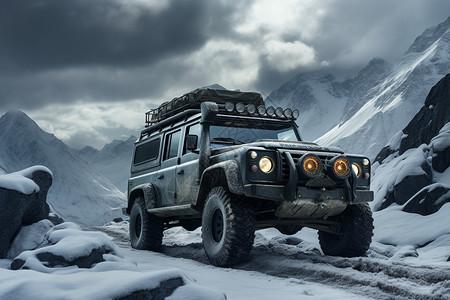 雪山探险雪山中行驶的越野汽车设计图片