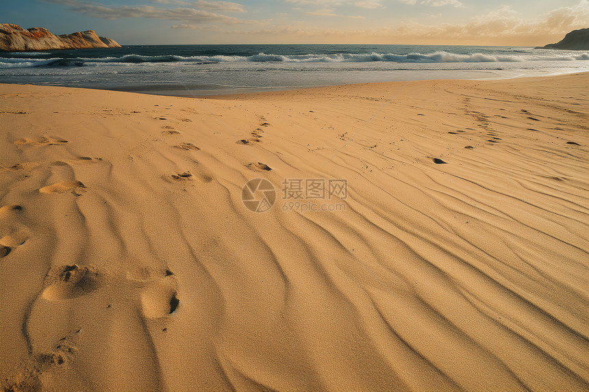 海滩上的颗粒沙子图片