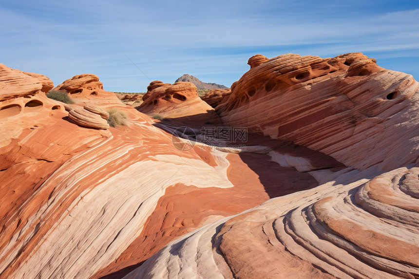 沙漠中的砂岩地形图片