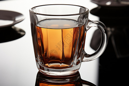 杯中的茶水背景图片