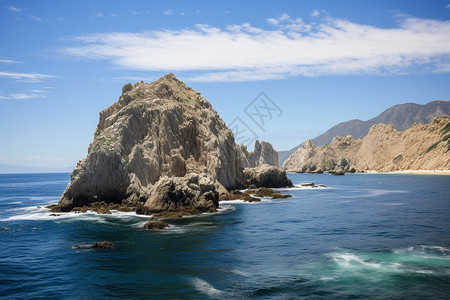 夏季海中的岩石景观图片