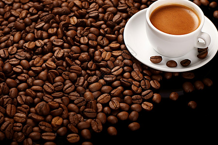 咖啡豆和咖啡背景图片