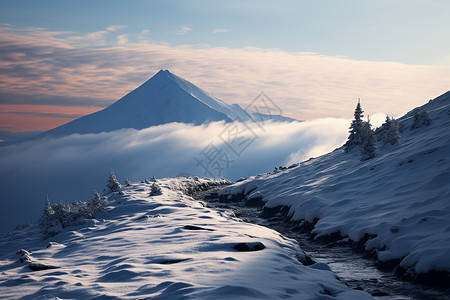 冬季雪后的山脉景观图片