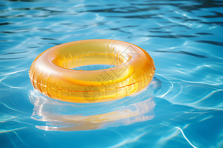 充气泳圈黄色泳圈浮动在泳池里背景