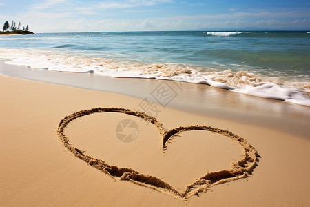 心形画在沙滩上图片