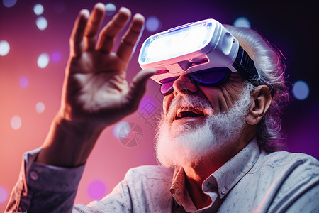老年人头戴vr眼镜虚拟现实眼镜体验设计图片