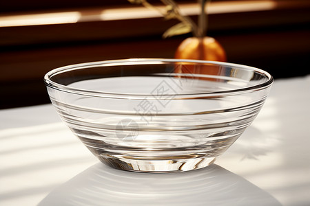 简约的透明玻璃碗背景图片