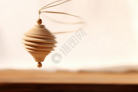 手工制作的木制风铃背景图片
