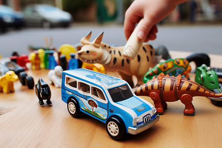 小恐龙标签木桌上的玩具背景