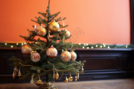 圣诞树上的小圆球背景图片