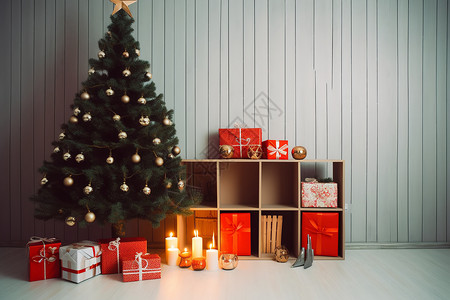 圣诞树与礼物和点燃的蜡烛图片