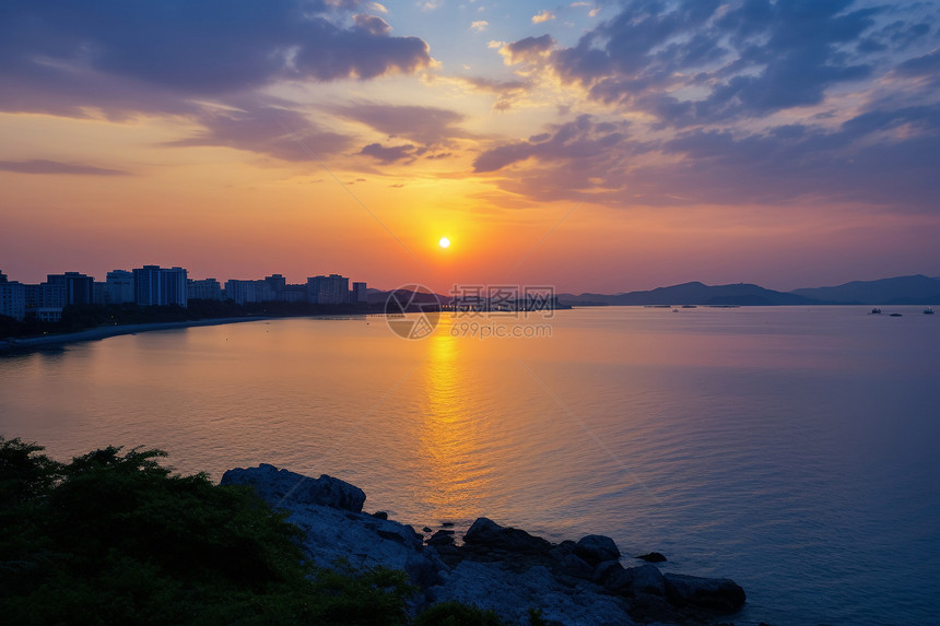 城市中广阔的海洋图片