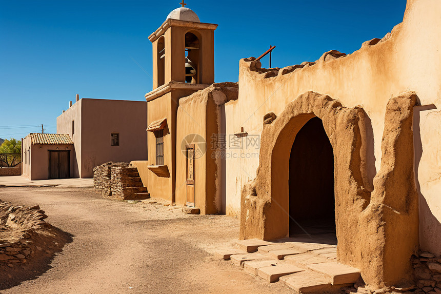 沙漠中的一座教堂图片