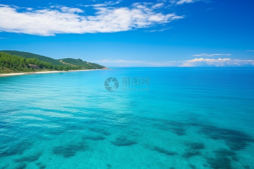 夏季清澈的海水景观图片