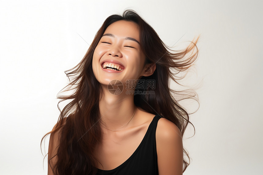 微笑的亚洲女性图片