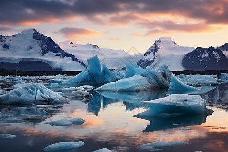 峡湾冰岛冰山中的湖泊背景