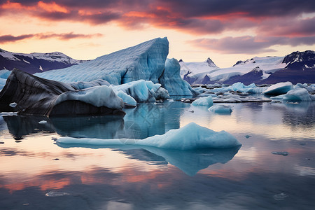 峡湾冰岛冰雪融化的湖上漂浮的冰山背景