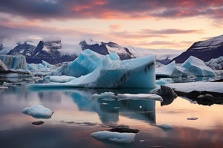 峡湾冰岛湖中漂浮的冰山背景