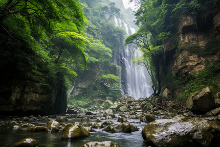 山间瀑布的美丽景观图片