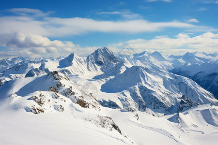 辽阔的雪山山脉景观图片