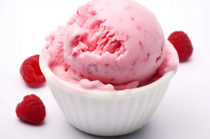 美味草莓冰淇淋球图片