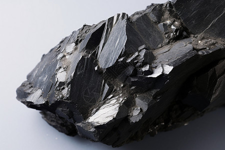 天然形成的黑色沙晶石图片